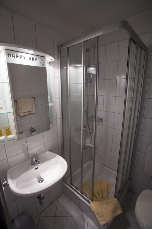 Hotel Maxim Ланґенфельд Номер фото